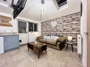 Photo 33- click for photo gallery